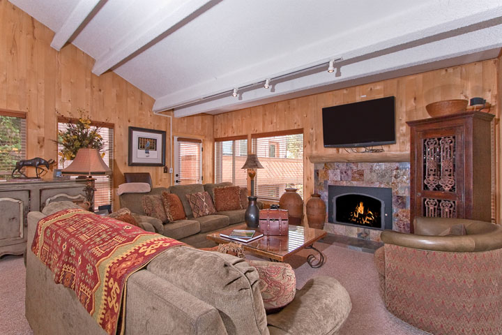 breckenridge award livingroom